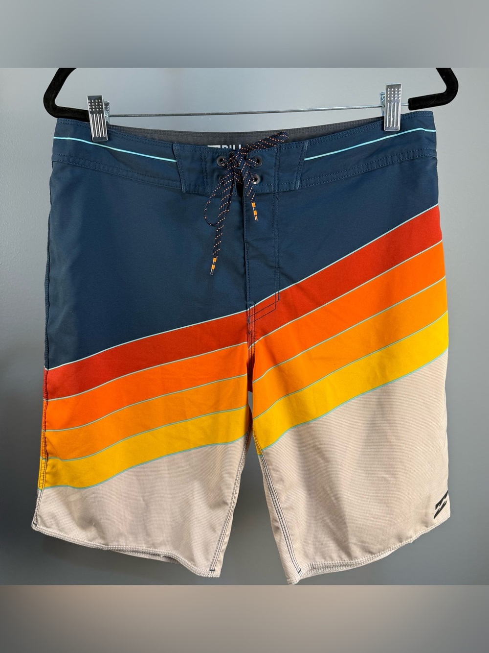 Billabong Platinum North Point Men’s Navy Multicolor Stripe Boardshorts Swimsuit